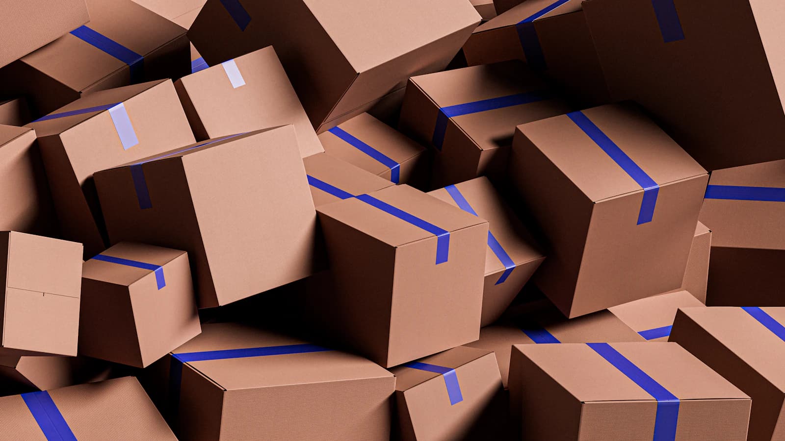 Stapel verzendpakketten met blauwe tape — e-commerce verpakkingen